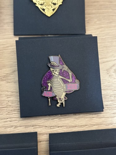Pin serie aces - serie, 3